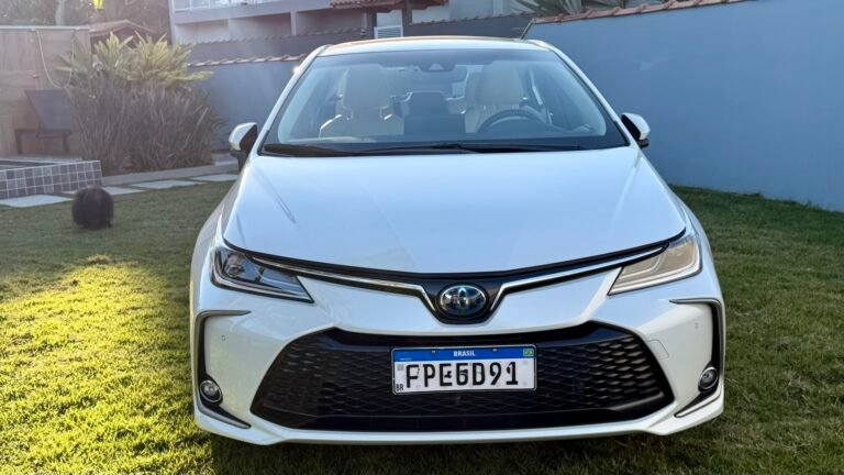 Corolla Altis HEV: economia que impressiona e conforto que faz a diferença.