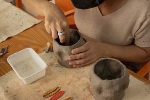 Shopping Frei Caneca recebe temporada de oficinas de pintura e cerâmica