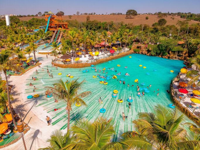 Termas dos Laranjais é o parque aquático mais visitado das Américas e o 3º do mundo